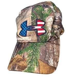 UNDER ARMOUR RED WHITE BLUE CAMOUFLAGE HAT